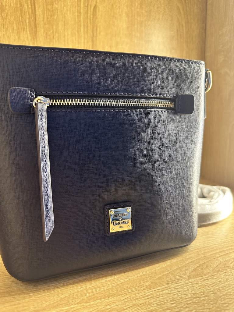 Dooney & Bourke Shoulder Bag / Crossbody